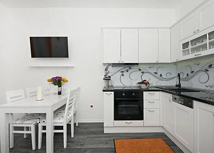 Mihaela Apartment Split